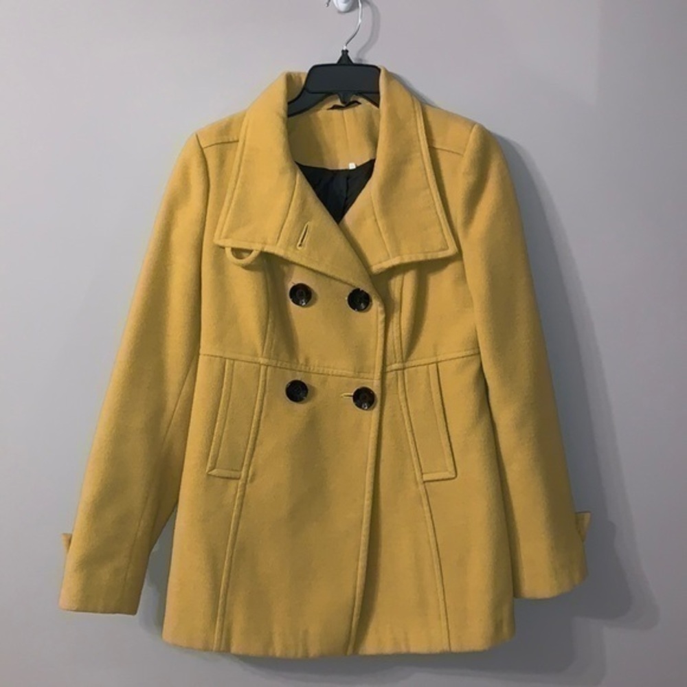 Mustard Elegant Coat with buttons size 38 xs/s